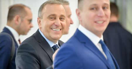 Wybory parlamentarne. PiS i PO będą rozliczać polityków z kampanii. "Kto nie podoła, sentymentów nie będzie"