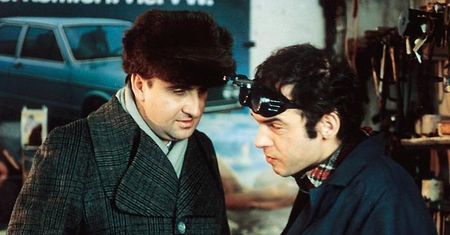 Oglądała je cała Polska. Rozpoznasz filmy Barei po jednym kadrze?
