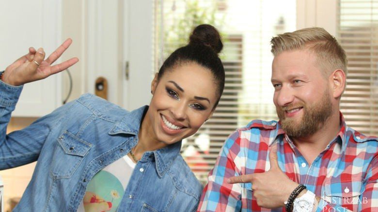 Omenaa Mensah i Bartek Jędrzejak w jego domu /Dom+