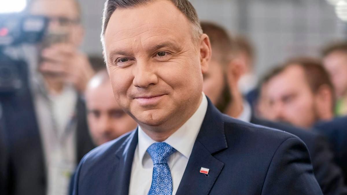 Andrzej Duda przejdzie hollywoodzką metamorfozę! Rozpoczął proces zmiany wyglądu. Będzie jeszcze bardziej hot