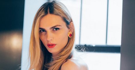 "Mam dość pytań o moją waginę". Transgenderowa modelka zabiera głos