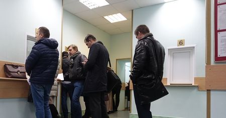 Urzędnicy dostali od PiS długi weekend majowy. W zamian rząd zabierze im wolne w Dzień Matki