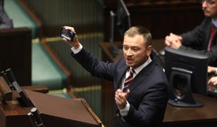 Przeloty posłów. Sławomir Nitras jest rekordzistą, odbył 80 lotów za prawie 46 tys. zł