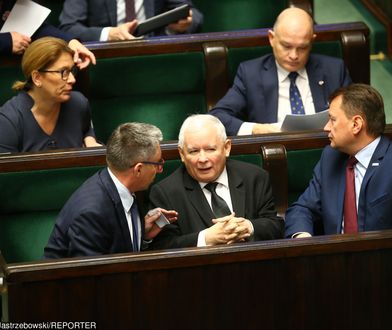 Zjazd raz w miesiącu. Posłowie pracują coraz mniej