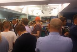 Rodzice i nauczyciele nie mogli dostać się do Sejmu na debatę o referendum edukacyjnym. "Powinniśmy wejść bez ceregieli"