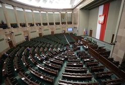 Posłowie nie ratowali kobiet. Teraz się tłumaczą