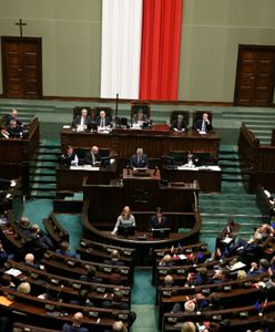 Partie polityczne starają się załatwiać sprawy zwykłych ludzi? Polacy bezlitośni