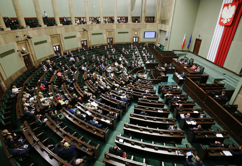 Do Sejmu dostałyby się cztery partie