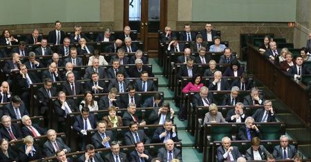 Kluby za dalszymi pracami nad rządowymi zmianami w pomocy bezrobotnym
