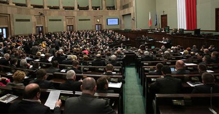Sejm chce wydłużyć urlopy macierzyńskie
