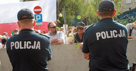 "UE musi zatrzymać autorytarny skręt Polski i bronić praw jej obywateli". Stanowczy apel ws. rządu PiS