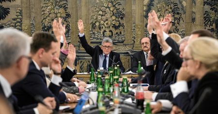 Kropiwnicki ostro o obradach: nocą wychodzą tylko złodzieje