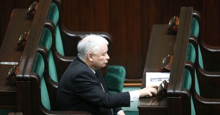 PiS przegrało głosowanie ws. wyborów. Zadecydował jeden głos - poseł się tłumaczy