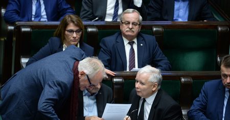 Rekonstrukcja rządu w listopadzie? Kaczyński znowu miał o niej mówić