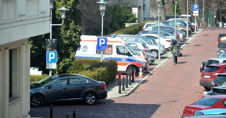 Lekarz w Sejmie zarobi krocie. "Super Express": 9 tys. zł za dzień dyżuru