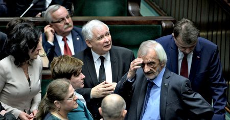Sondaż partyjny. PiS zostawia w tyle PO