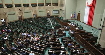 Sejm zajmuje się kolejną nowelizacją ustawy o SN. Posłowie opozycji ostro ją krytykują