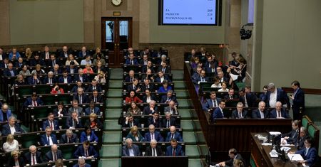 500+ dla posłów. Dostali 500 zł dodatku na mieszkanie
