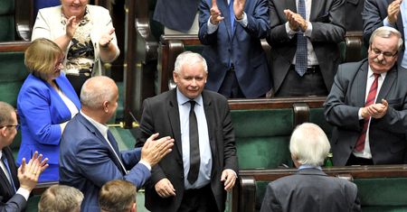 Tak rozdaje się posady za wierną służbę PiS-owi. Miał budkę z kebabem, został dyrektorem