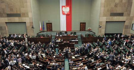 Dają sobie najtańsze pożyczki. Wystarczą poręczenia od kolegów