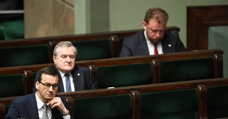 Sejm zajmuje się ustawą dot. COVID-19. Henryk Kowalczyk apeluje do premiera