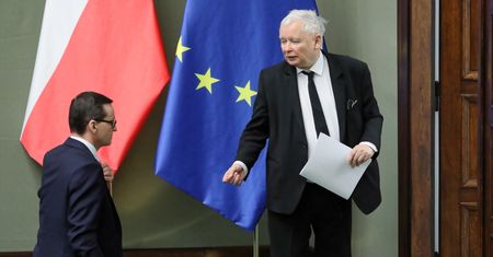 Koronawirus. Rząd nadal planuje delegację smoleńską. Na pokładzie samolotu 49 osób