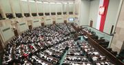 Chcą przepchnąć kontrowersyjne ustawy - nikt nie zauważy