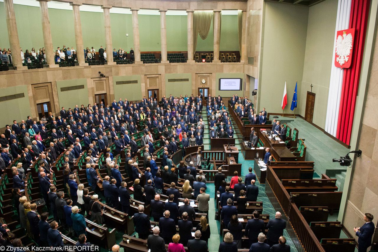 Drugi dzień posiedzenia Sejmu. Posłowie przyjęli ustawę zaostrzającą kary za pedofilię