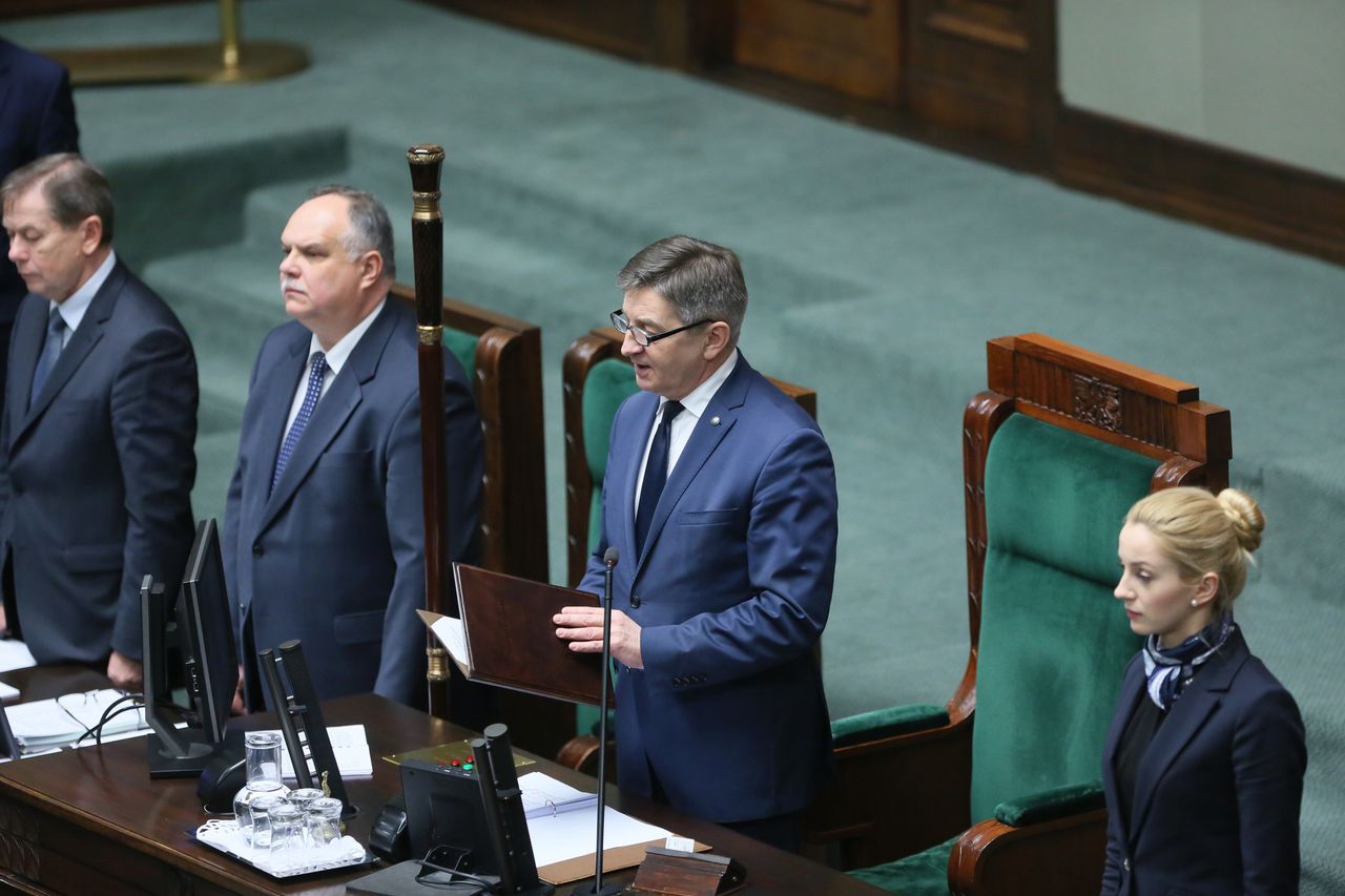 4 mln zł więcej na pensje i nagrody. Marek Kuchciński zwiększył budżet Sejmu