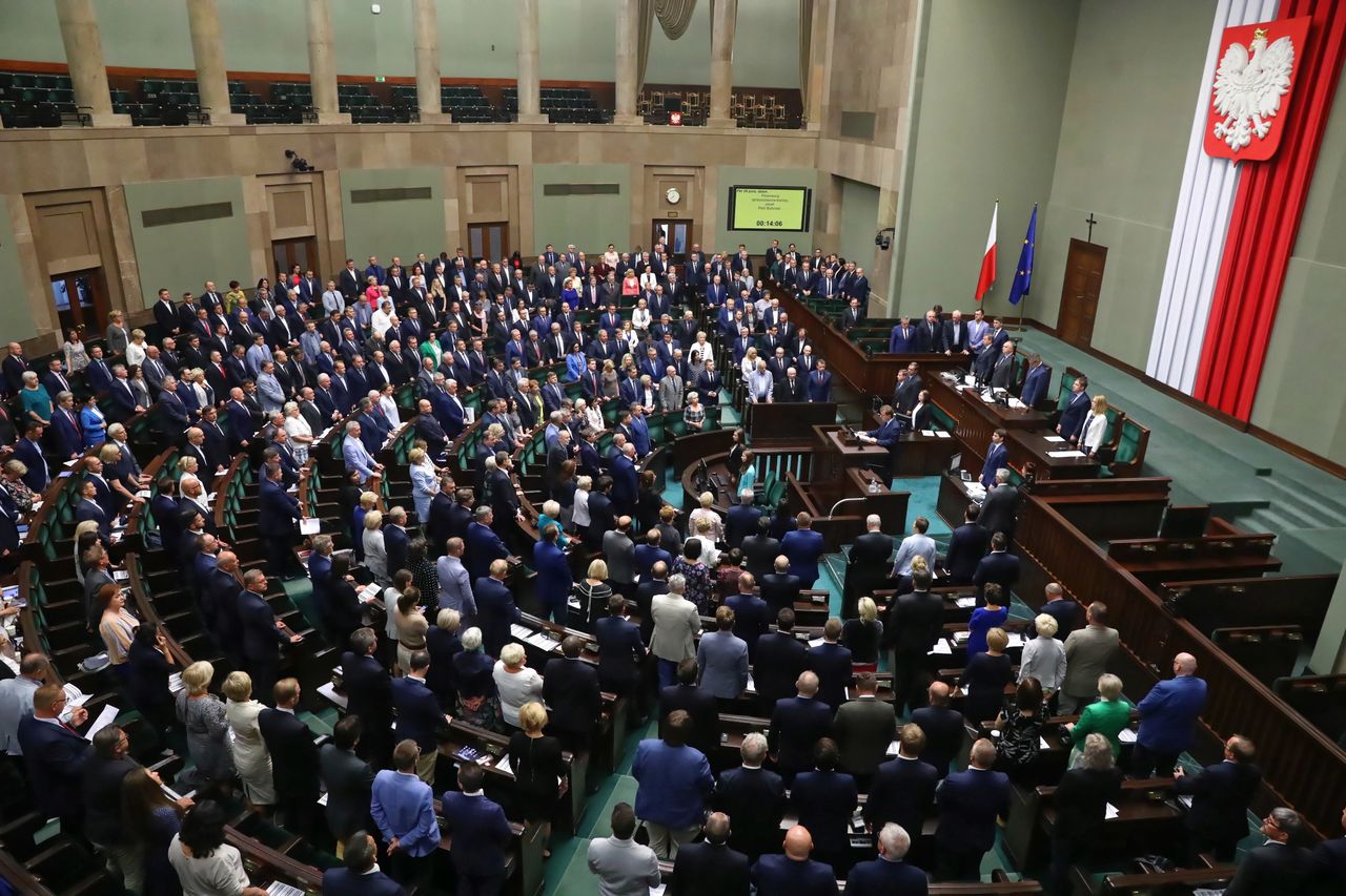 Kto wygra wybory parlamentarne? Zaskakujący wynik sondażu