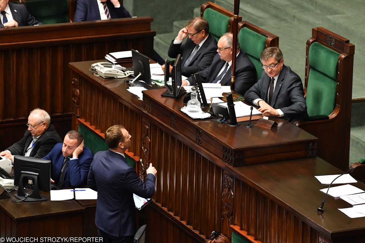 Pedofilia. Posłowie przyjęli zmiany w prawie. "Rażące naruszenie regulaminu Sejmu"