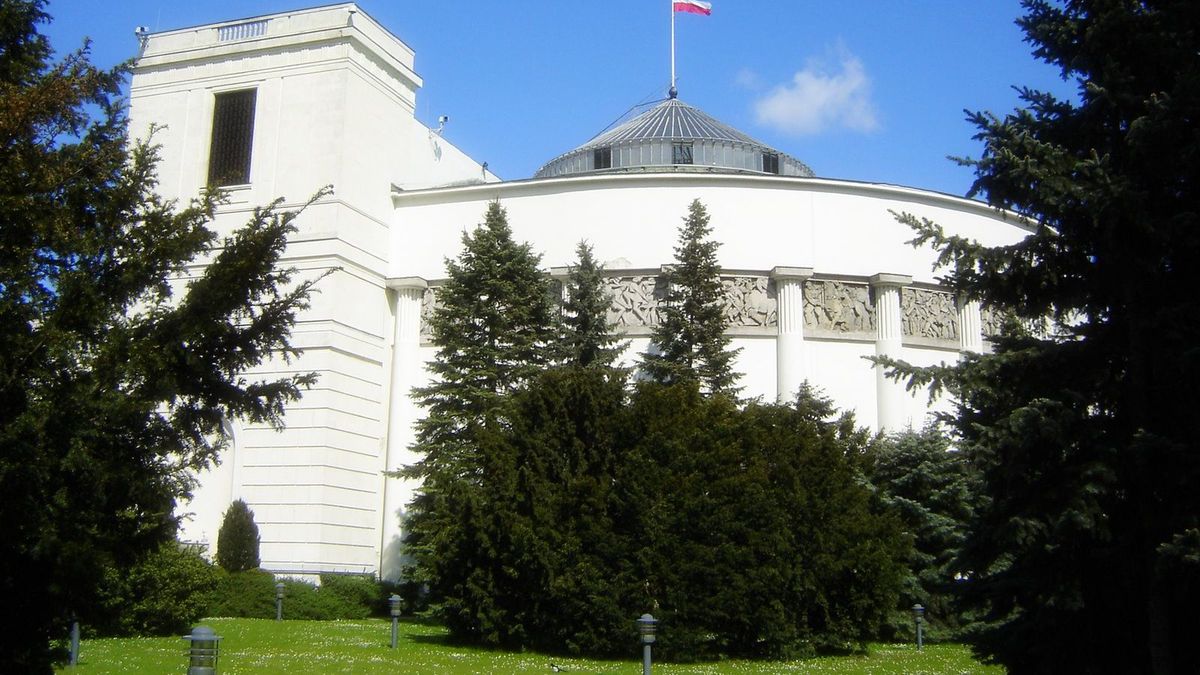 Wydatki Kancelarii Sejmu wzrosną o ponad 120 mln złotych.