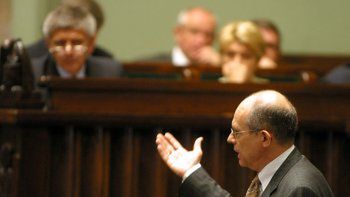 Szef SdPl Marek Borowski podczas debaty