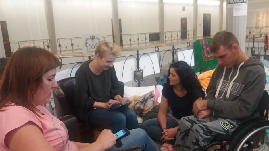Protestujący rodzice są w Sejmie już drugi tydzień