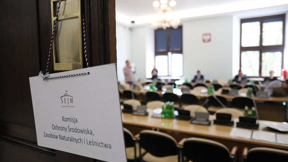 Jedna z kobiet zapytała posłów, komu służą