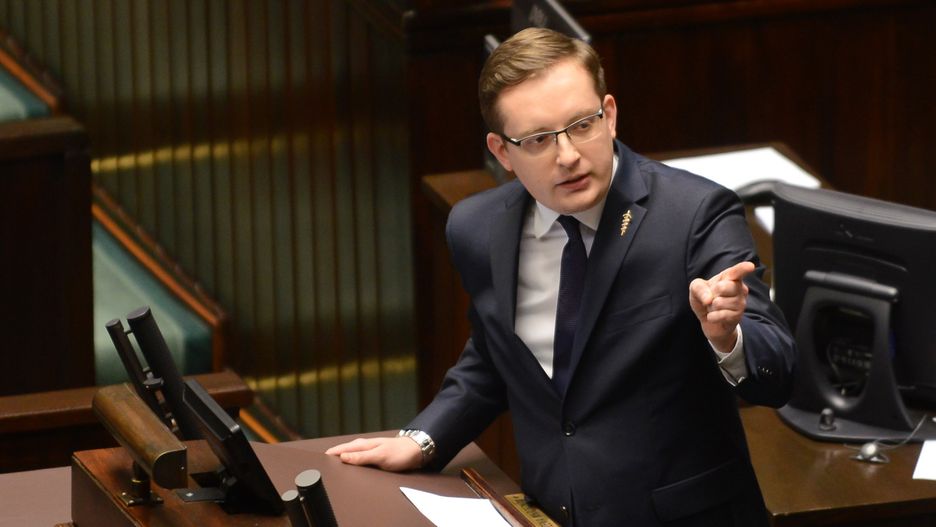 Robert Winnicki w trakcie wystąpienia winę za aborcję skierował na "lowelasów i Piotrusiów Panów".