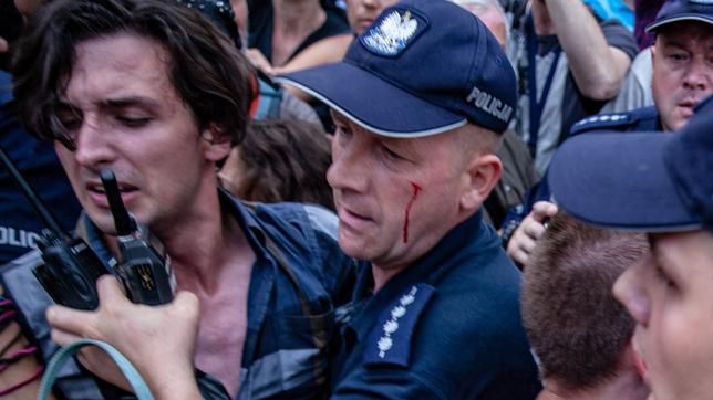Michał Szczerba opublikował dane policjantów