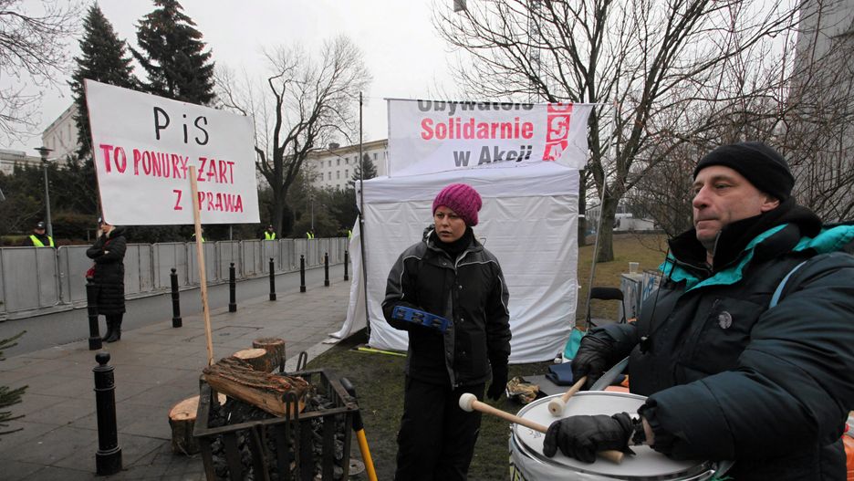 Protest Obywateli RP przed gmachem Sejmu.