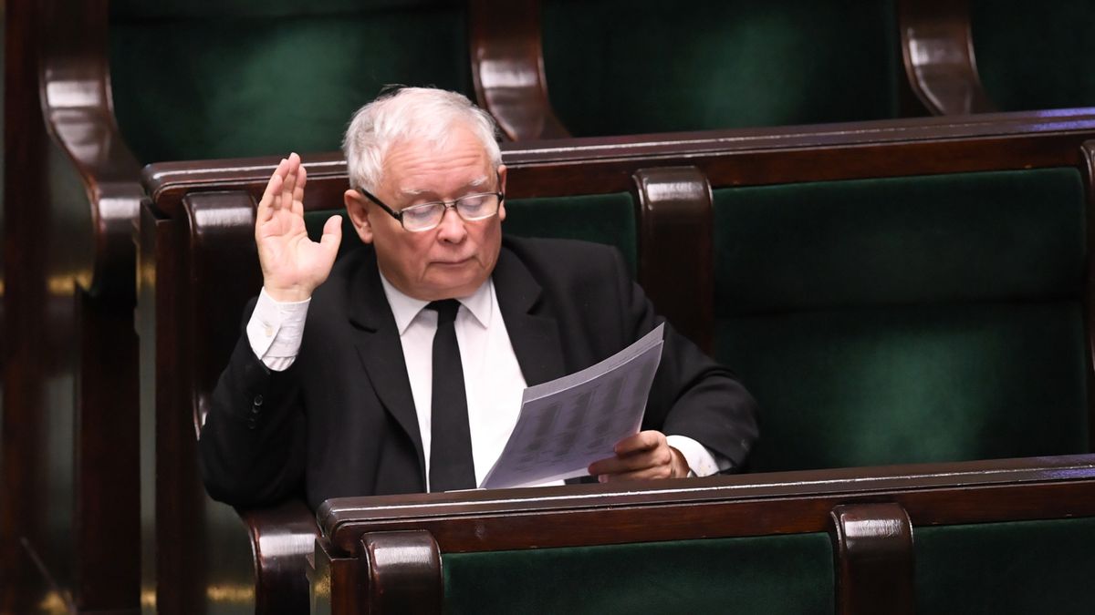 Posiedzenie Sejmu. Posłowie przyjęli ustawę dot. walki z COVID-19