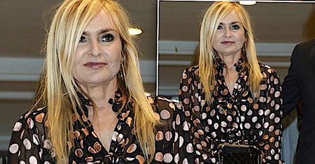Przepiękna Monika Olejnik w swojej seksownej czekoladowej mini z falbankami zdeklasowała wszystkie młode gwiazdy! Jakie ona ma nogi!