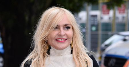 Wielki Mecz TVN. Monika Olejnik w młodzieżowej stylizacji