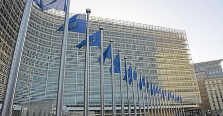KE nie łączy kwestii uchodźców czy praworządności z funduszami unijnymi