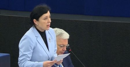 Debata PE ws. Polski. Europosłowie chcą uzależnienia funduszy od praworządności