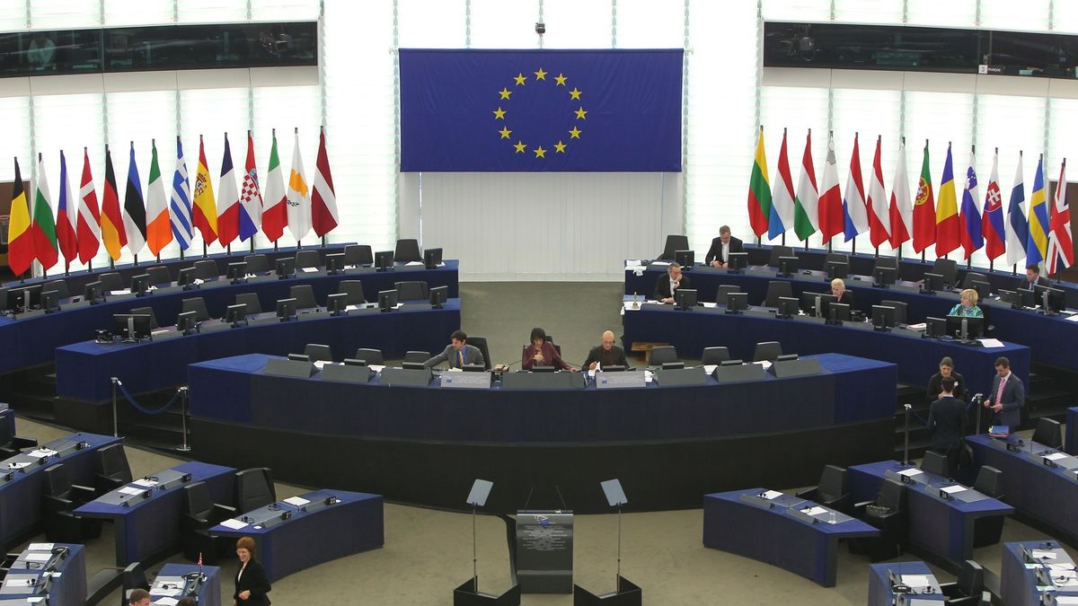 Mimo drożyzny w Brukseli opłaca się być europosłem
