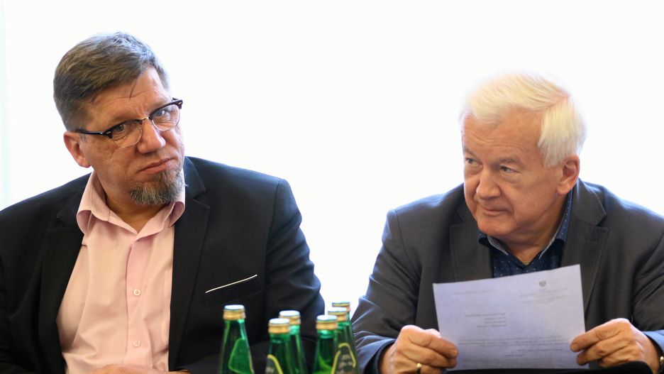 Przewodniczący rady Witold Kołodziejski z Januszem Kaweckim. 