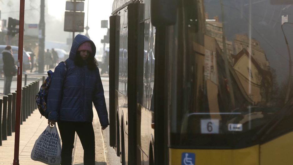 Wiele kobiet doświadcza molestowania w komunikacji miejskiej