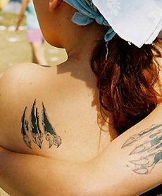 Śmierć i upadły anioł -  tatuaże Internautów