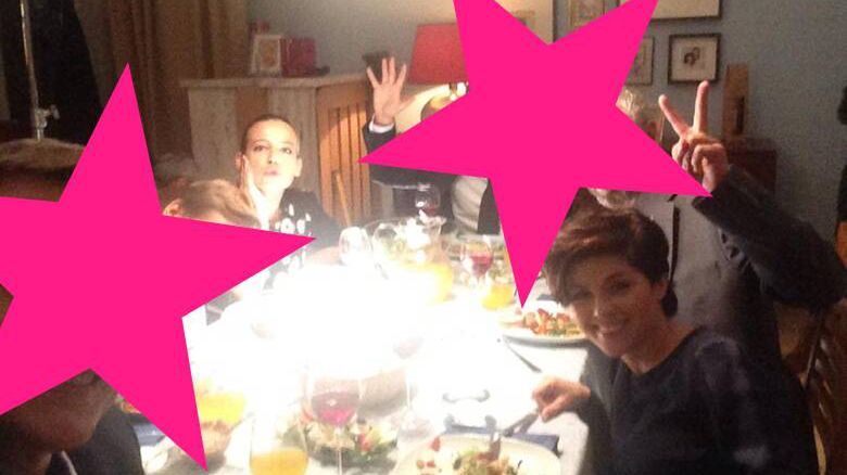 Katarzyna Cichopek, Anna Mucha, Krystian Wieczorek, Jacek Kopczyński, Marcin Mroczek, Maurycy Popiel
Fotografia: screen z Facebook.com