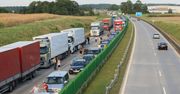 Korek ponad 7 km na A4 po wypadku konwoju amerykańskich wojsk