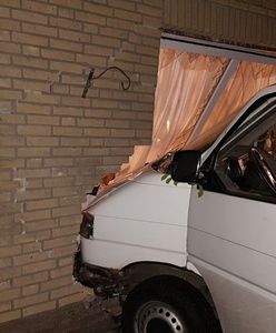 Pijany Polak wjechał w dom w Holandii. Chciał przekupić właścicielkę